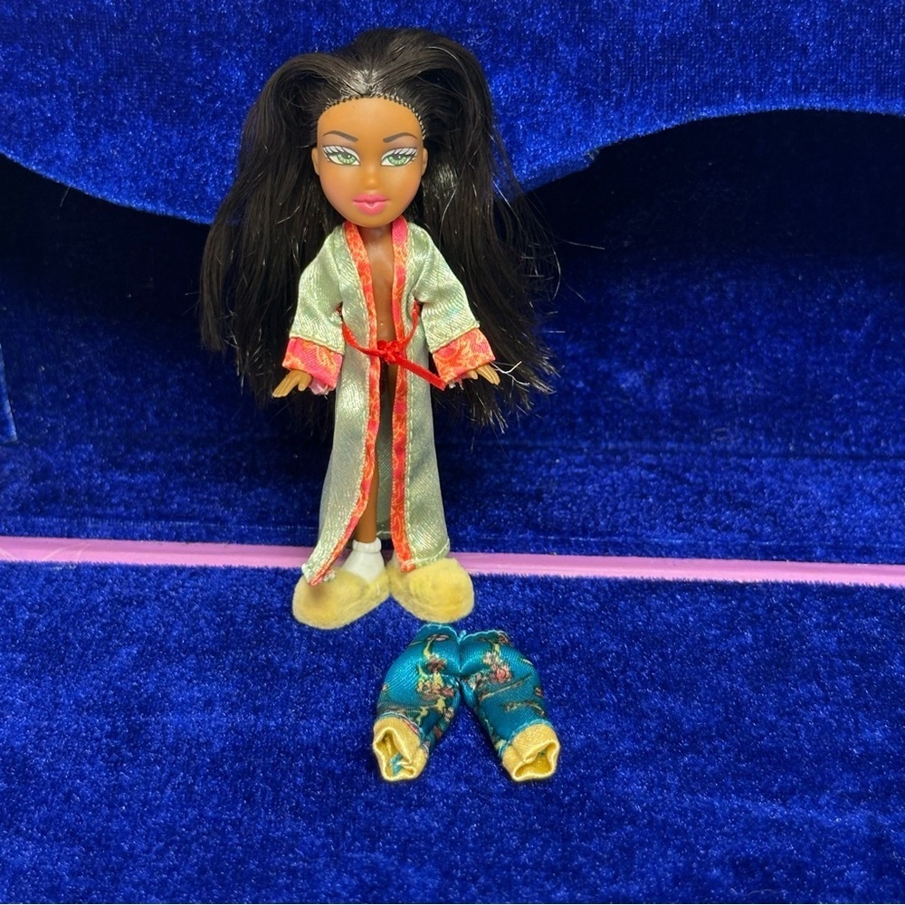 Lil Bratz SASHA Doll Robe Pajama Bottoms Slippers Robe Vintage 2002